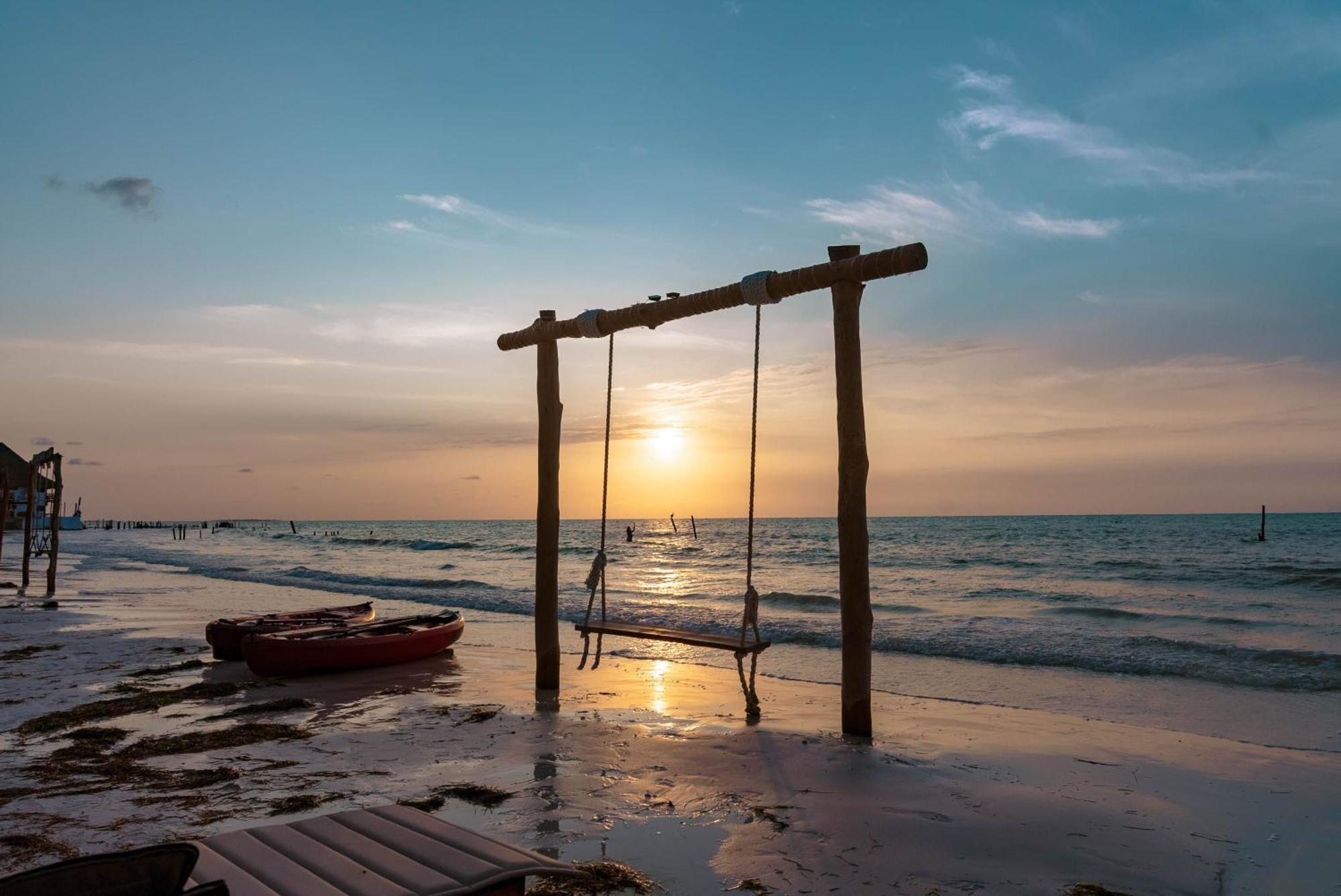 Awa Holbox Hotel Boutique - Beach Front Exterior photo